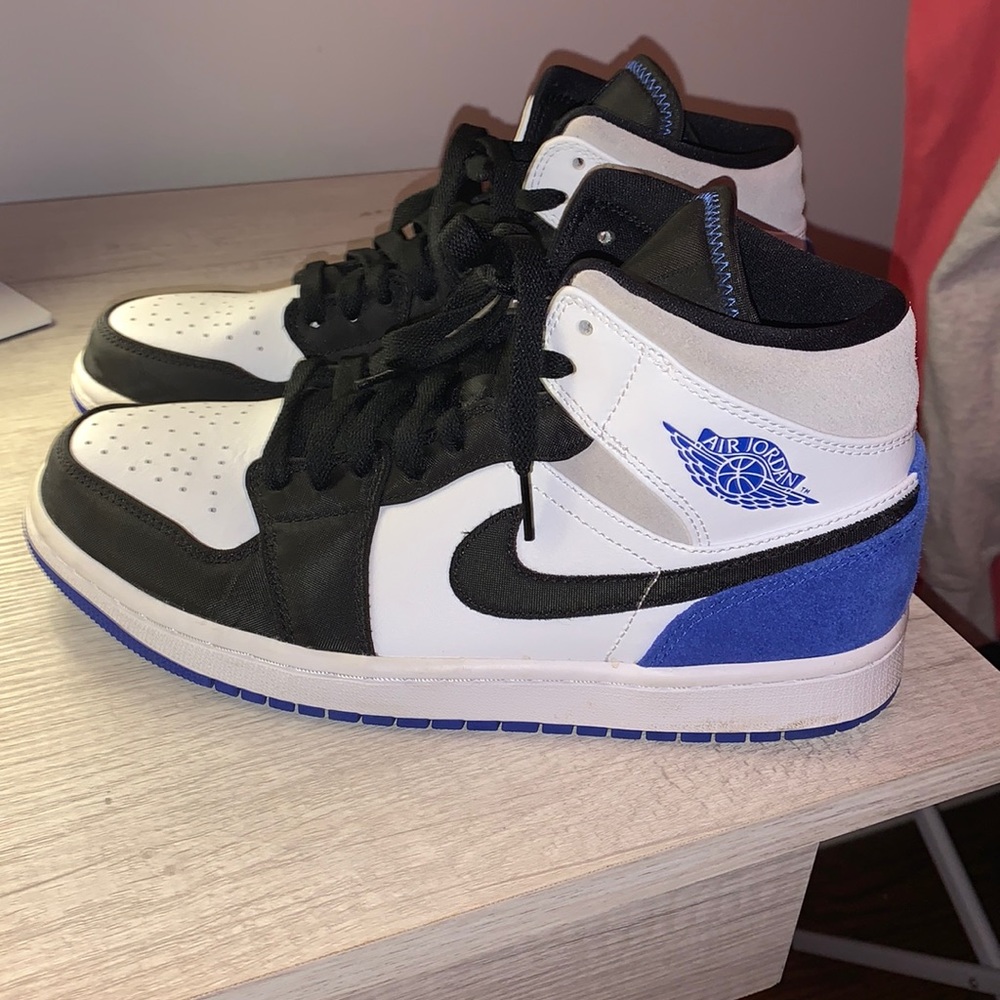 Nike Air Jordan 1 Mid SE Royal Black Toe